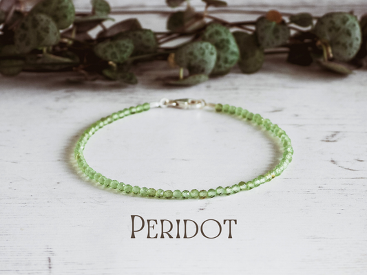 dainty green peridot gemstone beaded bracelet